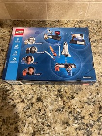 LEGO Ideas 21312 Women of NASA Set with 4 Minifigures and 231 Pieces, new in box
