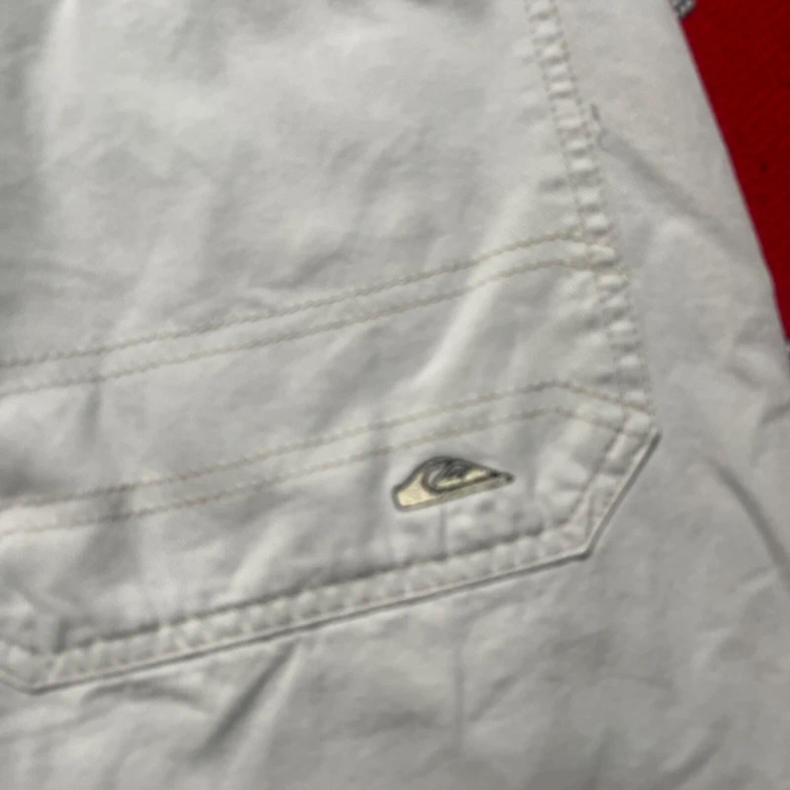 Vintage Quiksilver Cream Men’s Y2K Shorts | 34L image 5