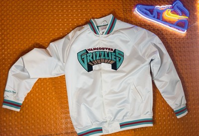 Mitchell & Ness NBA HWC Vancouver Grizzlies White Satin Lightweight Jacket L
