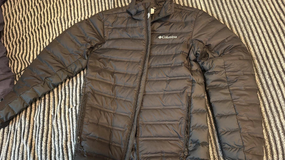 Chaqueta de plumón Columbia Lake 22 para hombre Omni Shield 650 S negra Foto 2 de 4