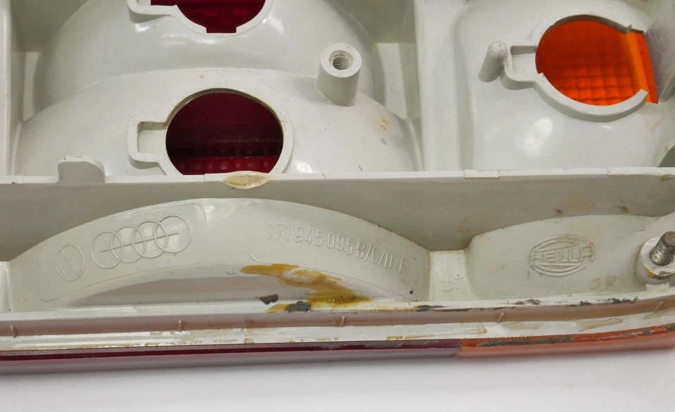 Lanterna traseira LH VW Rabbit MK1 conversível - Lâmpada traseira estilo pequeno 171 945 095 B - Imagem 4 de 4