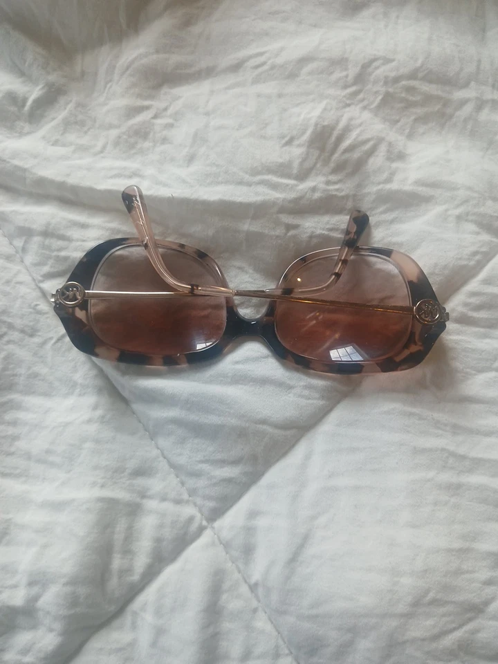 Gafas de sol Michael Kors MK2065 (Carmel) solo marcos. Foto 3 de 3