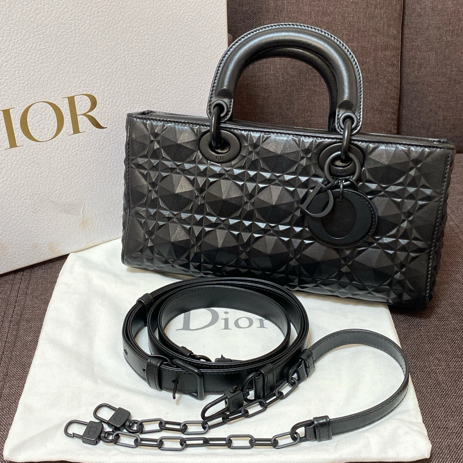 Sac bandoulière Dior Lady D Joy moyen mollet noir avec sangle boîte