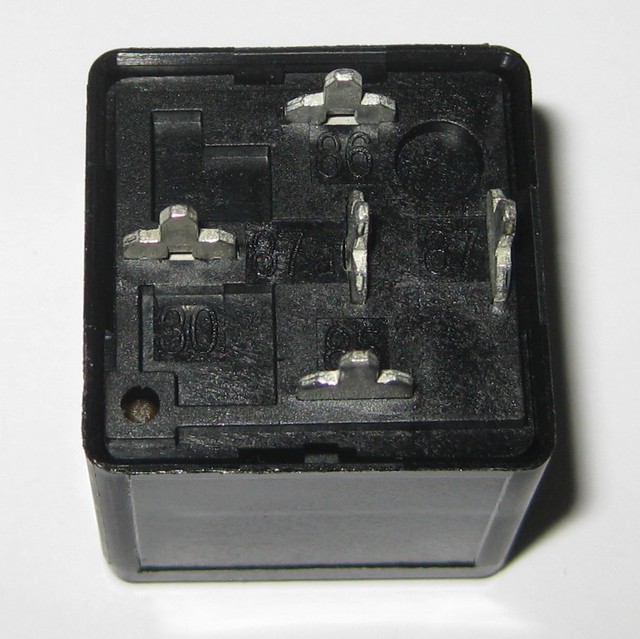 Tyco VF4 Automotive Relay 40A N.O. / 30A N.C. 14 VDC SPST Contacts