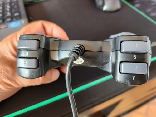 6 CONTROLLER JOYSTICK - JOYPAD - VERSCHIEDENE - KOMPATIBLE PC USB-KABEL UND D... - Bild 8 von 24