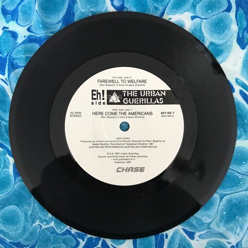 THE URBAN GUERILLAS- HERE COME THE AMERICANS- 7'' 45 Vinyl Single Record AU 80s - Picture 3 of 4