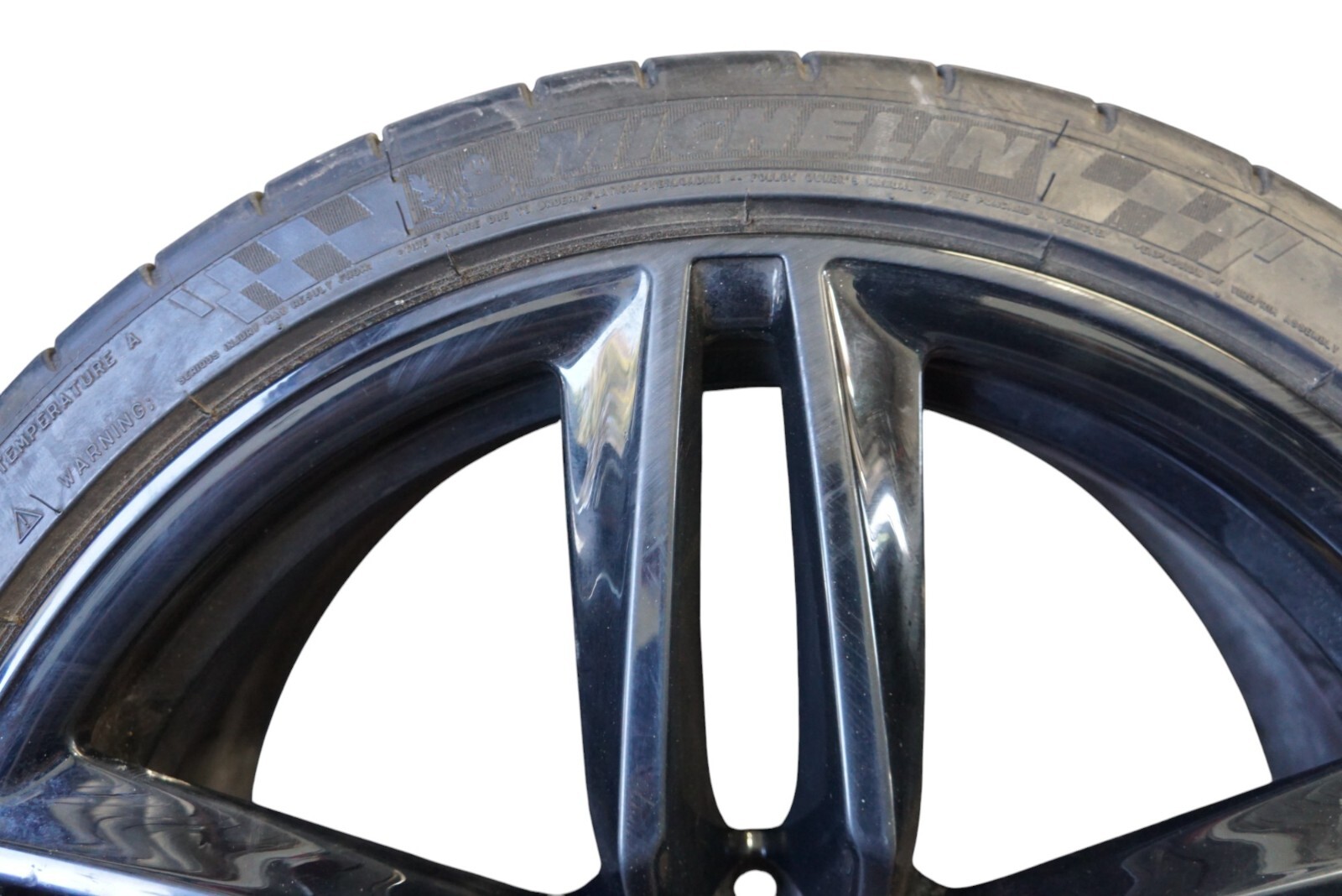 2008 - 2015 AUDI R8 19 INCH 19X8.5 BLACK FRONT WHEEL RIM OEM 420601025B +NOTE