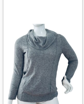 lou & gray sweater color gray front packets size S excellent condition