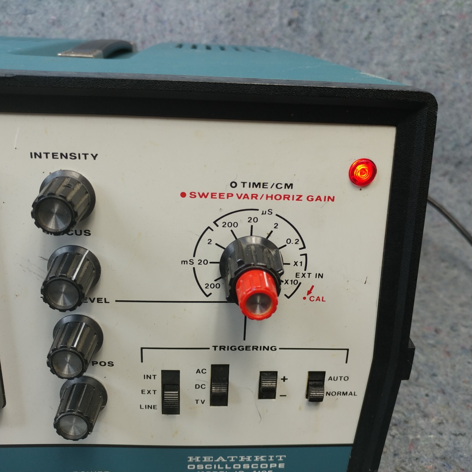 Vintage Heathkit Oscilloscope I04105 Wave Analyzer Analog POWERS ON