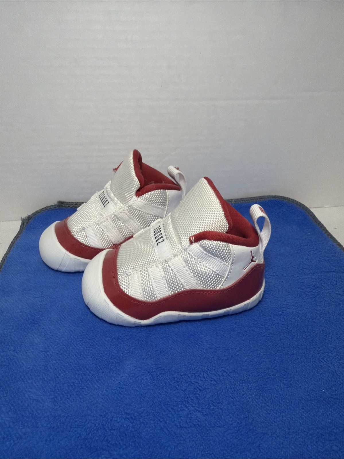 Air Jordan 11 Crib Toddler Youth Size 4C Shoes White Red Sof