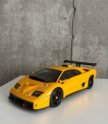 AUTOart 1/18 scale Lamborghini Diablo SV-R, model #79147