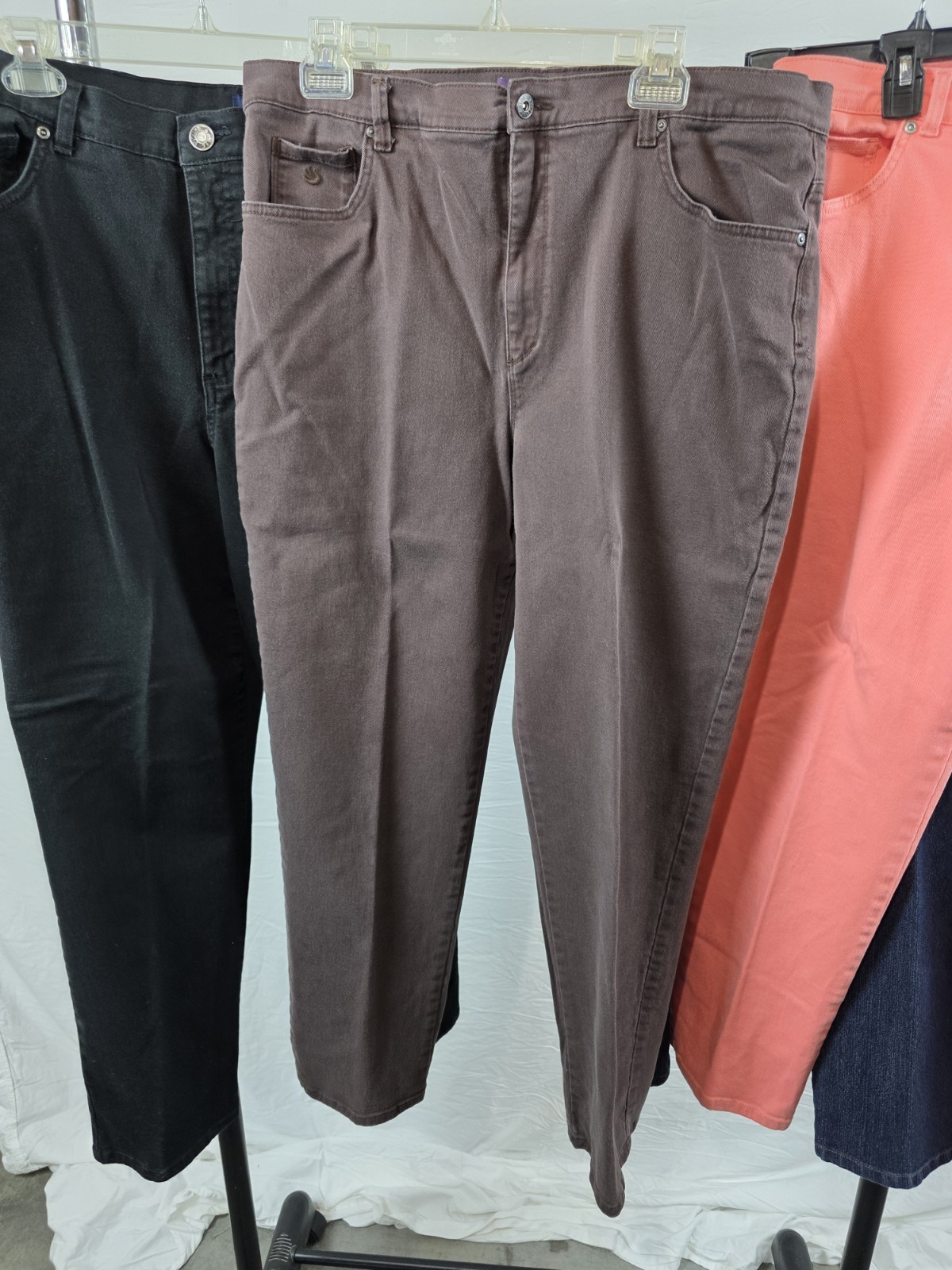 Four Gloria Vanderbilt Amanda & Basic  Editio Str… - image 6