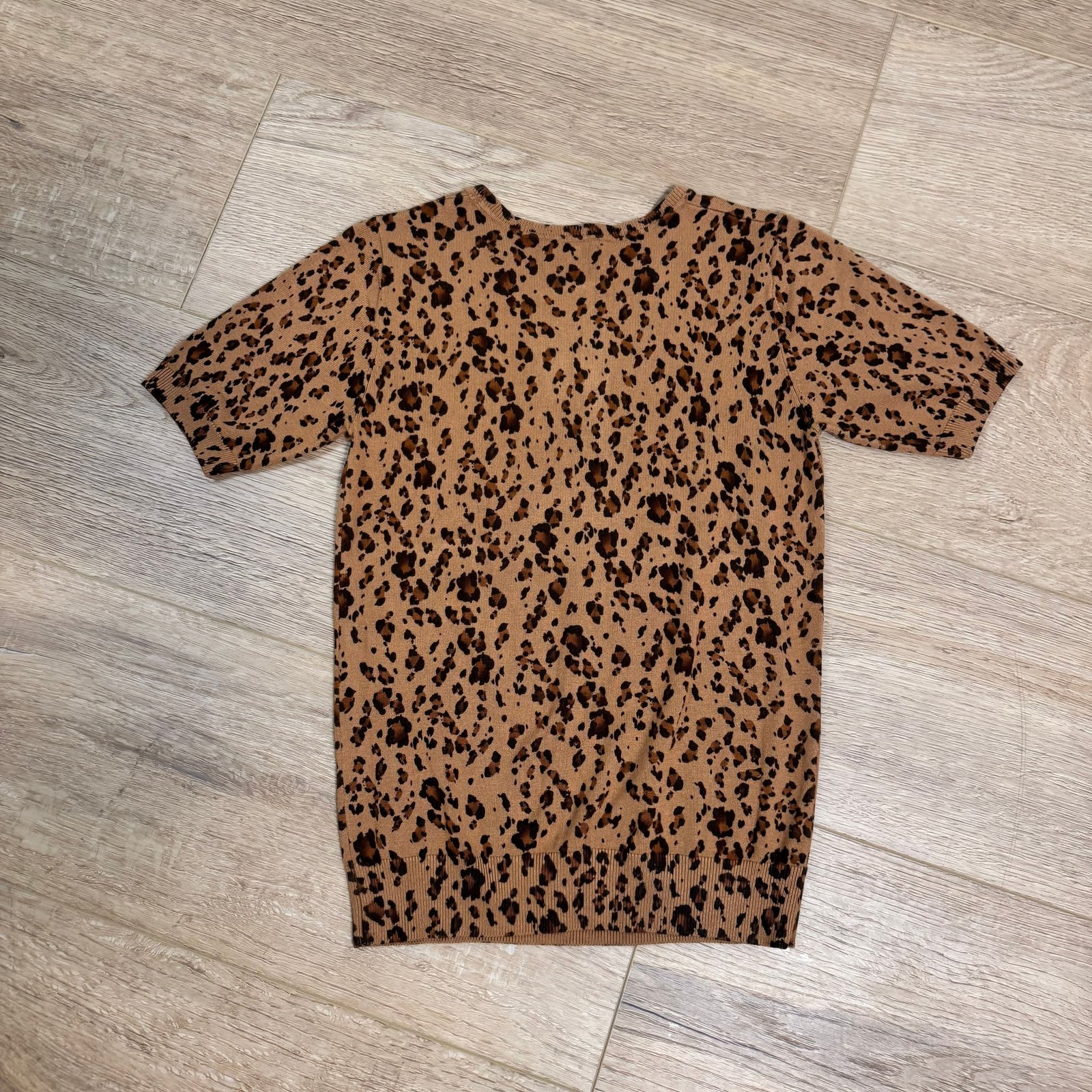 H&M Basics Fine-knit Short Sleeve Leopard Print Sweater Top Size XS thumbnail 4