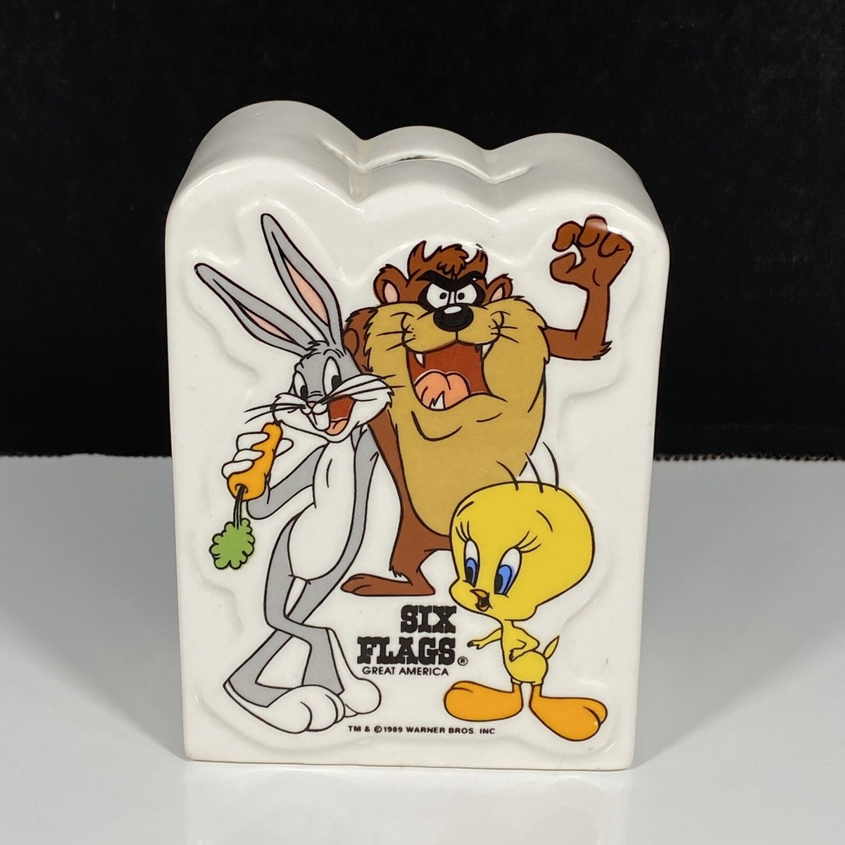Vintage Six Flags Looney Tunes Coin Bank Warner Bros. 1989 Bugs