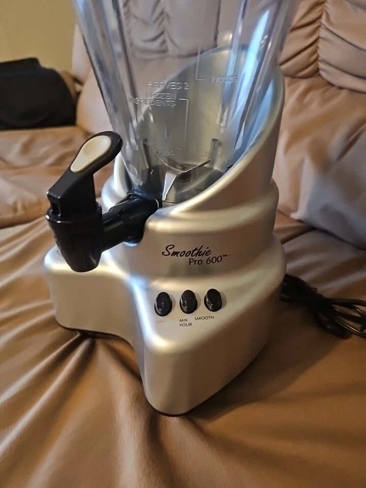 Back To Basics Pro 600 Silver Smoothie Maker 430 Watt - EUC Works Great Blender
Opens in a new windo
