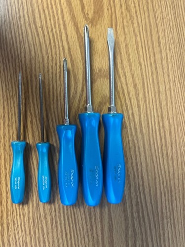 SNAP ON - 5 PEARL BLUE HANDLE TOOLS