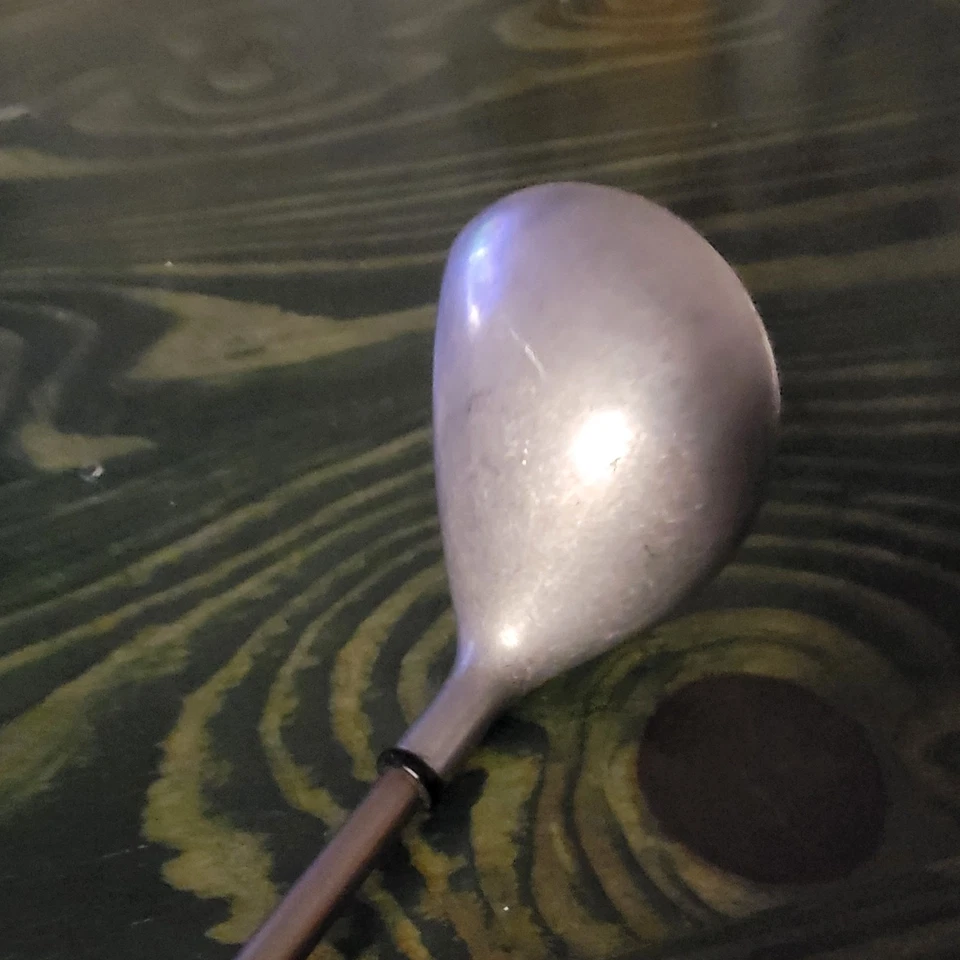 Taco de golfe XPC 2000 17-4 AÇO INOXIDÁVEL # 9 MADEIRA 28° DESTRO 41" - Imagem 4 de 4