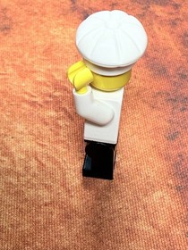 LEGO CITY: Chef w/ food stand: Set 8397 retired. No Manual.