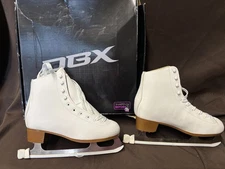DBX Women Figure Skates size 7 NIB
