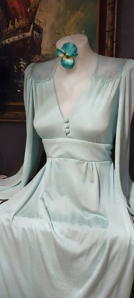 Vtg. Romantic, Cottagecore Dress.  Flattering, Lace Detail, Heavenly Blue/Grn M - Image 2 of 4