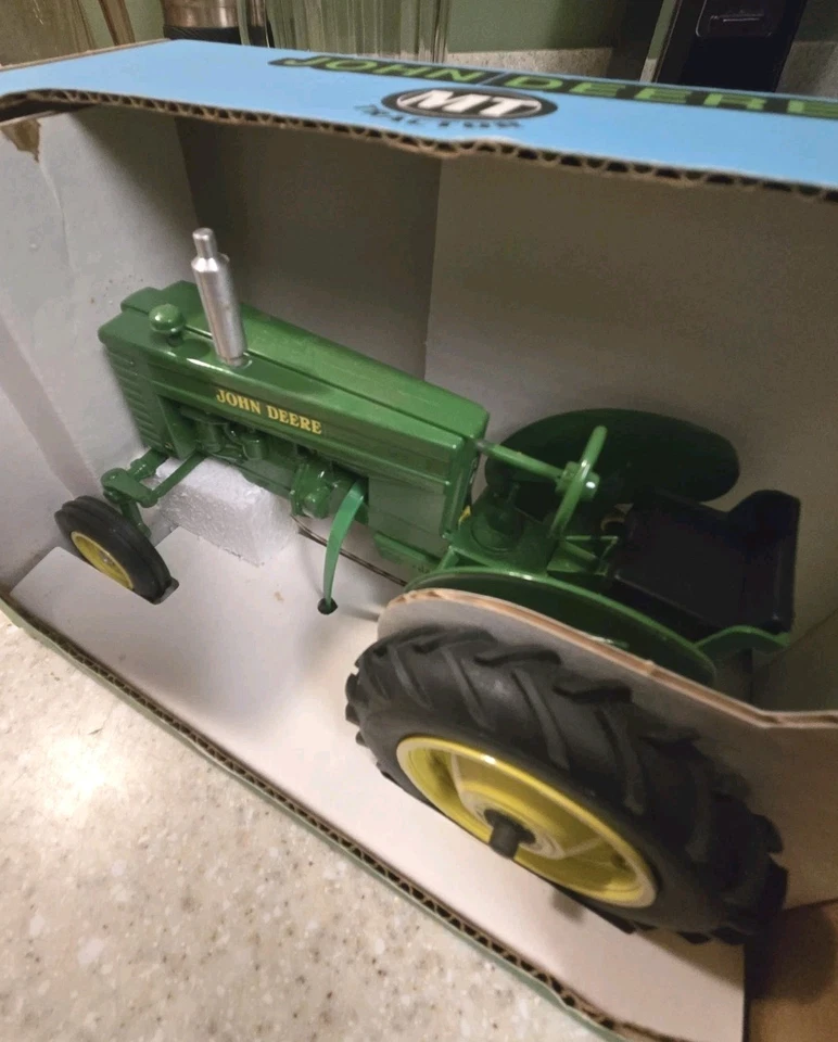 John Deere Model MT Liberty Classics Series Made By Spec Cast Stock #JDM-073 - Image 2 of 4