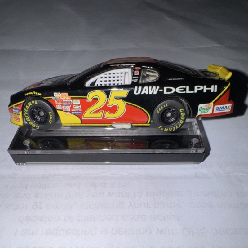 Hot Wheels 1:64 Jerry Nadeau #25 UAW-Delphi 1999 Chevy Monte Carlo NASCAR