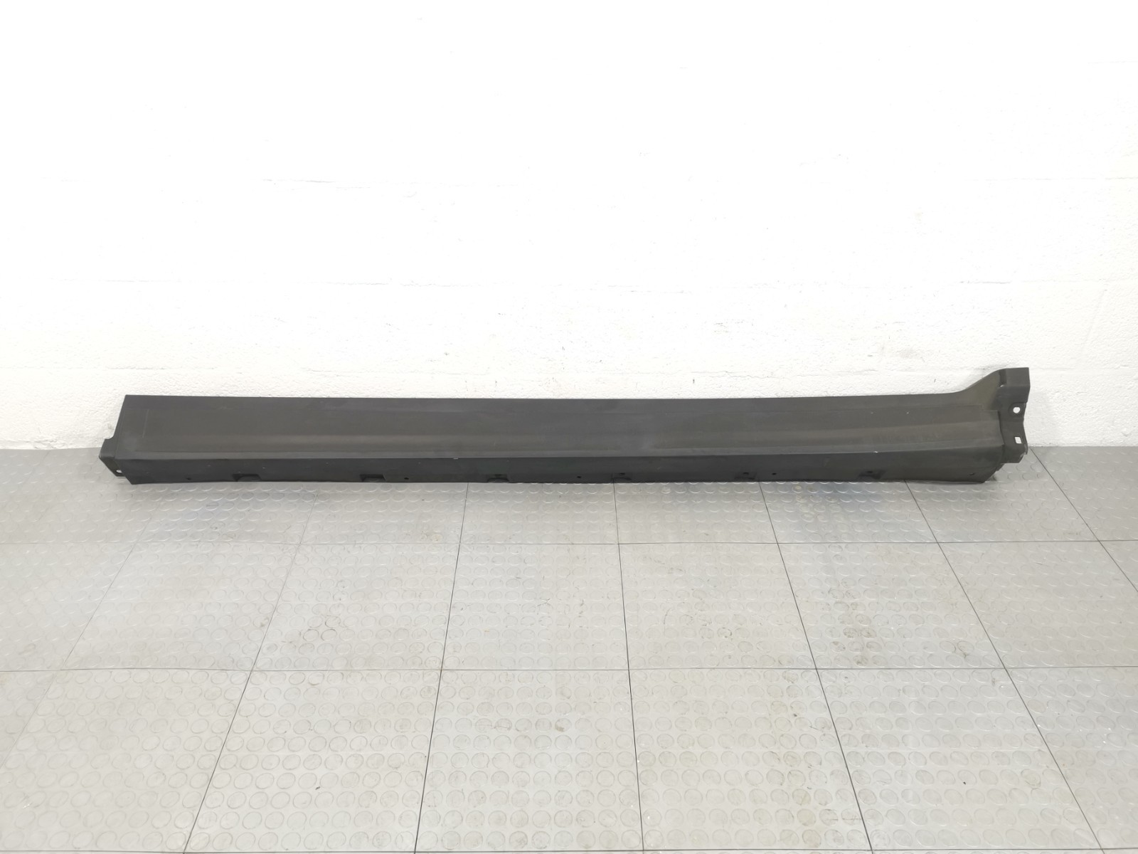 MASERATI Levante 3.0 2019 Left Driver Side Rocker Panel Molding Sideskirt OEM