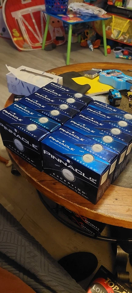 Lote de 12 cajas de pelotas de golf Pinnacle Exception larga distancia sensación suave 144 pelotas Foto 4 de 4