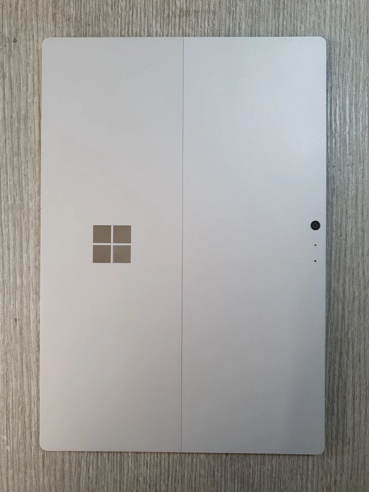 Microsoft Surface Pro 4 12.3" M3-6Y30 @ 0.9GHz 4GB RAM 128GB SSD Grade B EG1809 - Image 2 of 4