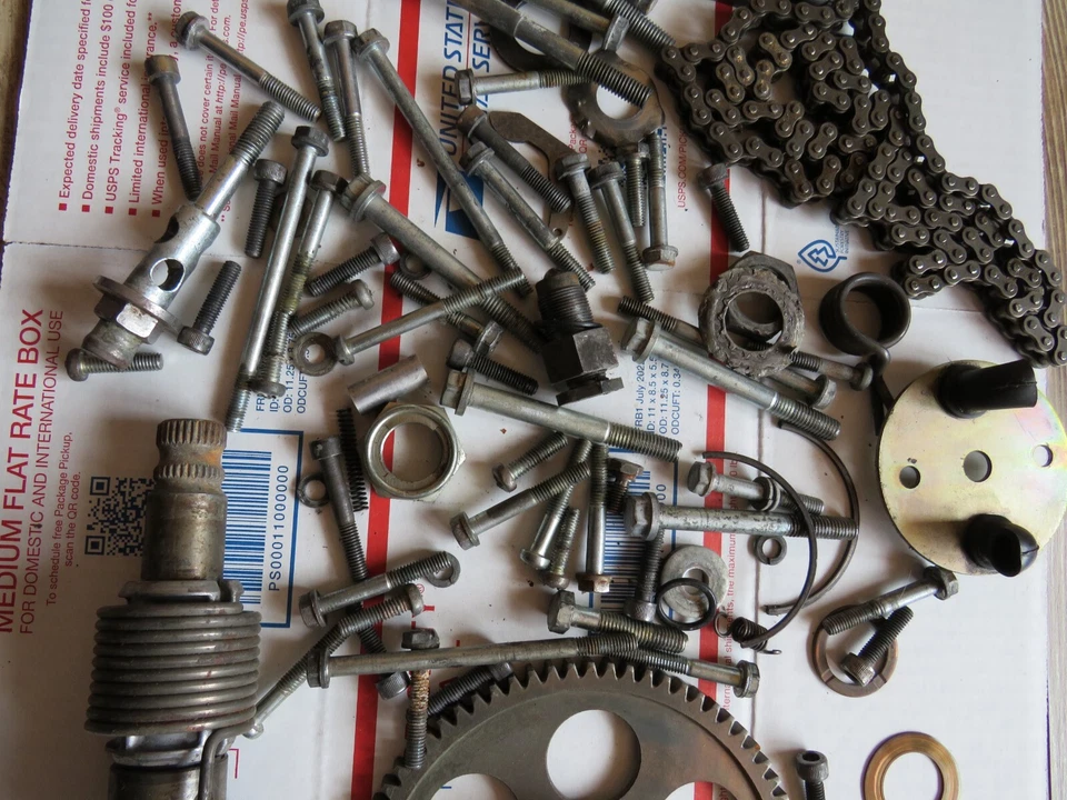 Piezas de motor Kawasaki KZ 1000 LTD 1000 B2 probabilidades y extremos tuercas y pernos 1978 K24 Foto 3 de 4