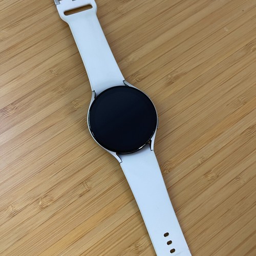 Samsung Galaxy Watch 5 44mm - Silver - Bluetooth + LTE - Charging Issues - Picture 9 of 15