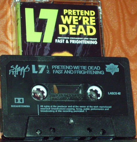 L7 Pretend We're Dead CASSETTE SINGLE Rock Grunge Slash LASH 42 - Picture 2 of 3