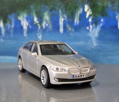 PERSONALISIERTES Spielzeugauto mit Namen BMW Z4 1:34 - Papa/Junge Geschenk mit Hüllen Geschenk NEU