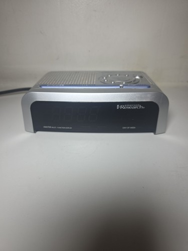 Emerson Research CKS1855 Dual Alarm Clock Radio AM/FM Digital Frequency Display - Picture 4 of 11