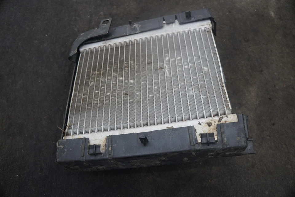 Front Right Remote Auxiliary Radiator Air Duct 0995003203 Mercedes S600 W222 - Image 3 of 4