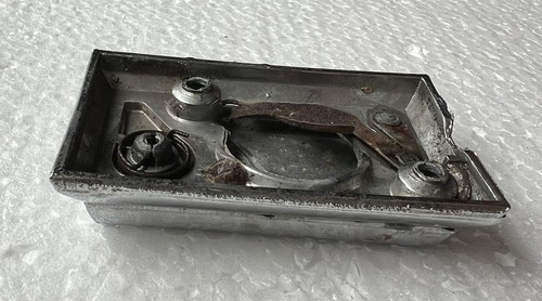 1981-85 OLDSMOBILE DELTA 88 / ROYALE TRUNK LOCK FLIPPER EMBLEM OEM GM 20177730 - Picture 11 of 13