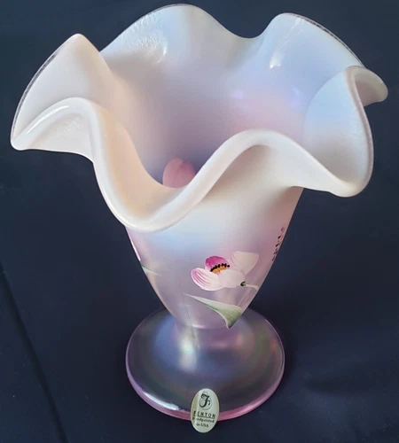 FENTON Tulip Delight 6" Rosemilk Flower Vase VERY NICE