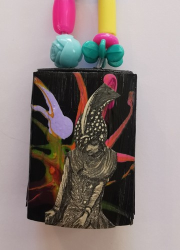 Festivalkette. Einzigartige Collage Design Streichholzschachtel Stil Anhänger mit Perlen - Bild 9 von 23