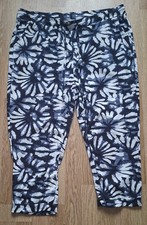 Leichte Kniehose Damen, blau-weiß gemustert,  Janina Größe L