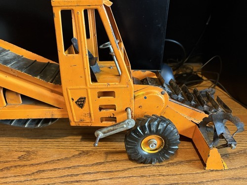 VTG 1950'S NYLINT HUGE PRESSED STEEL J.D. ADAMS ORANGE TRAVELOADER TRUCK ORIGINA - Picture 2 of 12