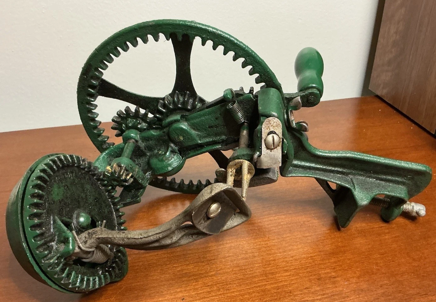 Apple Parer No. 78 Reading Tool with Original Paperwork, Green Metal