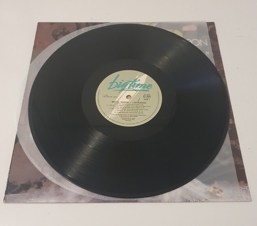 Lee Aaron - Metal Queen 12" Vinyl Album BT 7033 - Picture 6 of 7