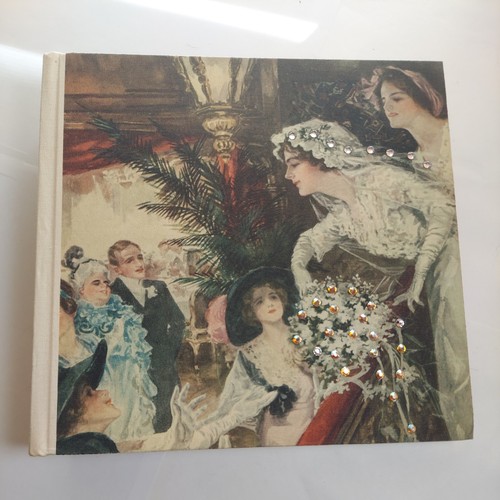 Terra Traditions 8.5"x9" vintage look wedding photo album holds 200 4x6s