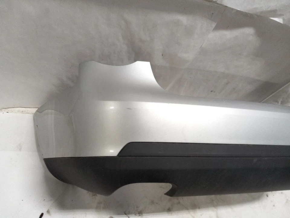 PARAGOLPES TRASERO CON ASISTENCIA DE ESTACIONAMIENTO para VOLKSWAGEN JETTA 2005 - 2010 OEM Foto 4 de 4