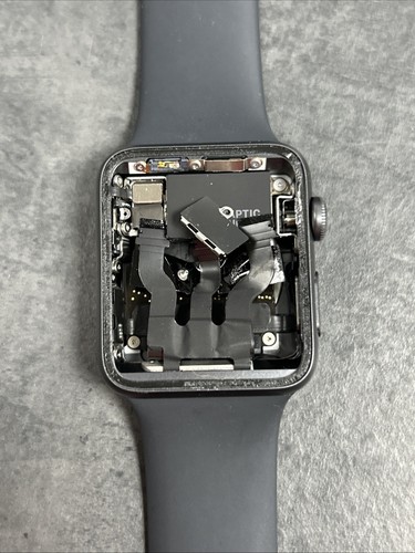 Apple Watch Series 3 42mm Space Grey Case - Black Sport Band (GPS) - Faulty - Picture 4 of 7