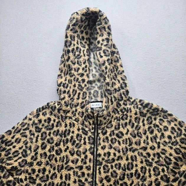 Chaqueta con capucha y cremallera con estampado de leopardo talla mediana de Calvin Klein para mujer Foto 2 de 4