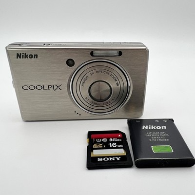 Nikon COOLPIX S500 Urban Silver 7.1MP Compact Digital Camera Nikon COOLPIX S500 Urban Silver 7.1MP Compact Digital Camera