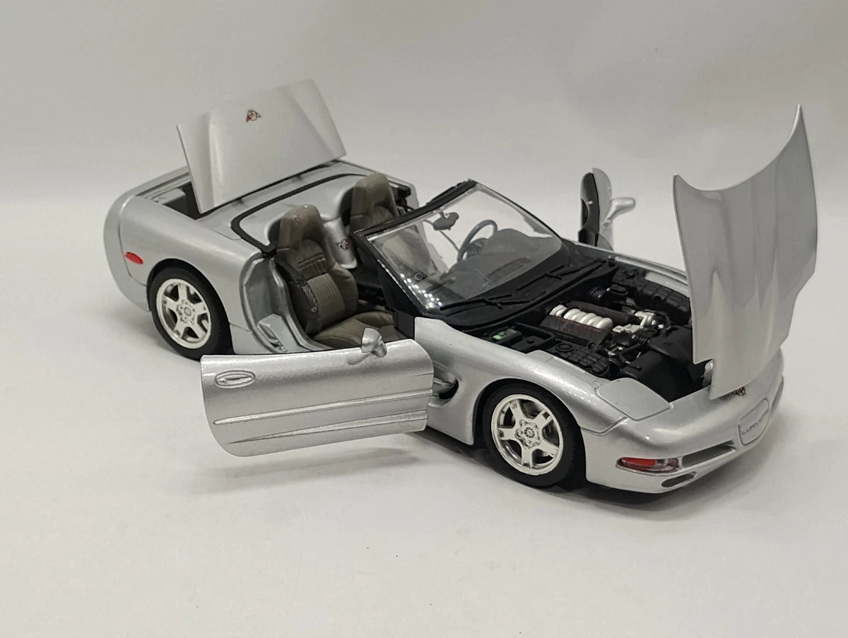 Chevrolet Corvette 1997 Burago 1/18 – Collection Scale Auto Enthusiast, état Excellent