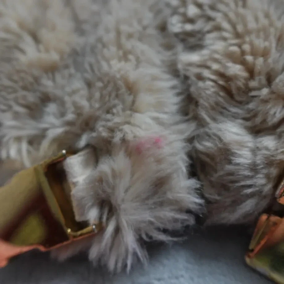 Chaleco de piel sintética Baby Phat para mujer grande años 2000 Y2K cierres de metal y cremallera ¡ultra raro! Foto 3 de 4