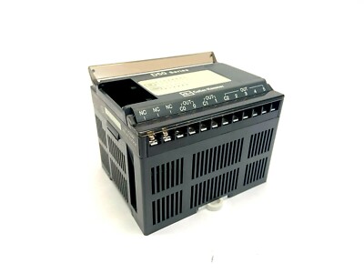 Cutler-Hammer D50ER14 Digital Expander 24VDC Inputs/Relay Outputs MISSING SCREWS